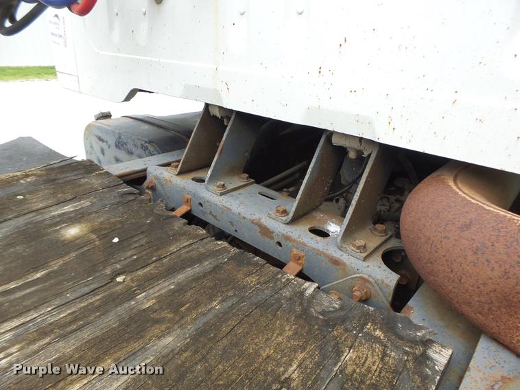 image for item DB1380 1993 International 2574 semi truck