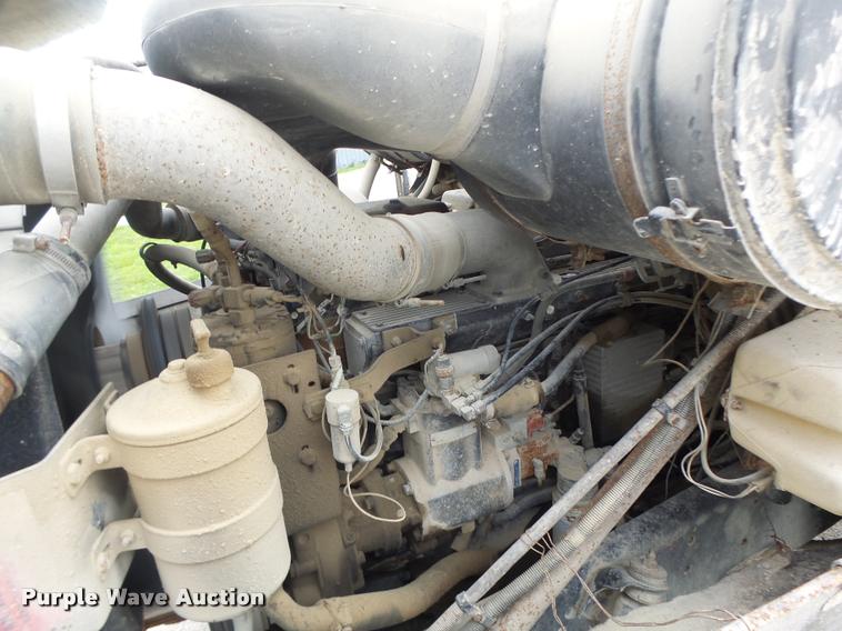 image for item DB1380 1993 International 2574 semi truck