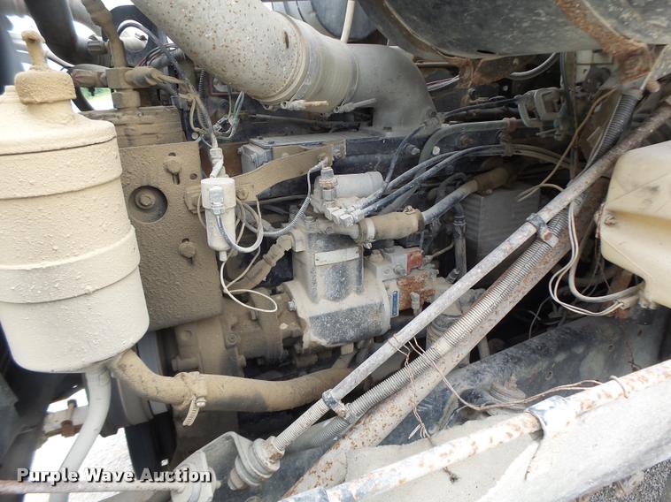 image for item DB1380 1993 International 2574 semi truck