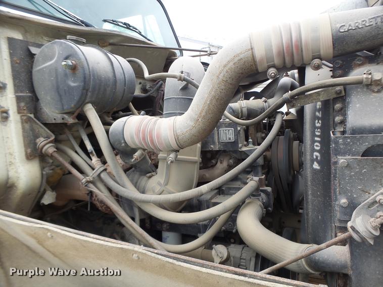 image for item DB1380 1993 International 2574 semi truck