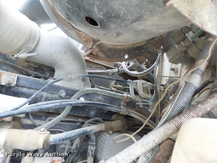 image for item DB1380 1993 International 2574 semi truck