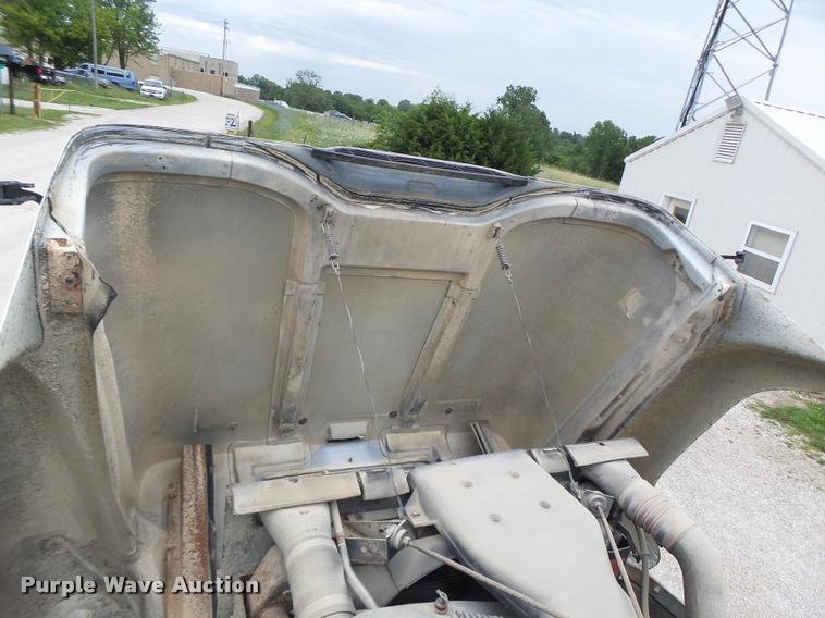 image for item DB1380 1993 International 2574 semi truck