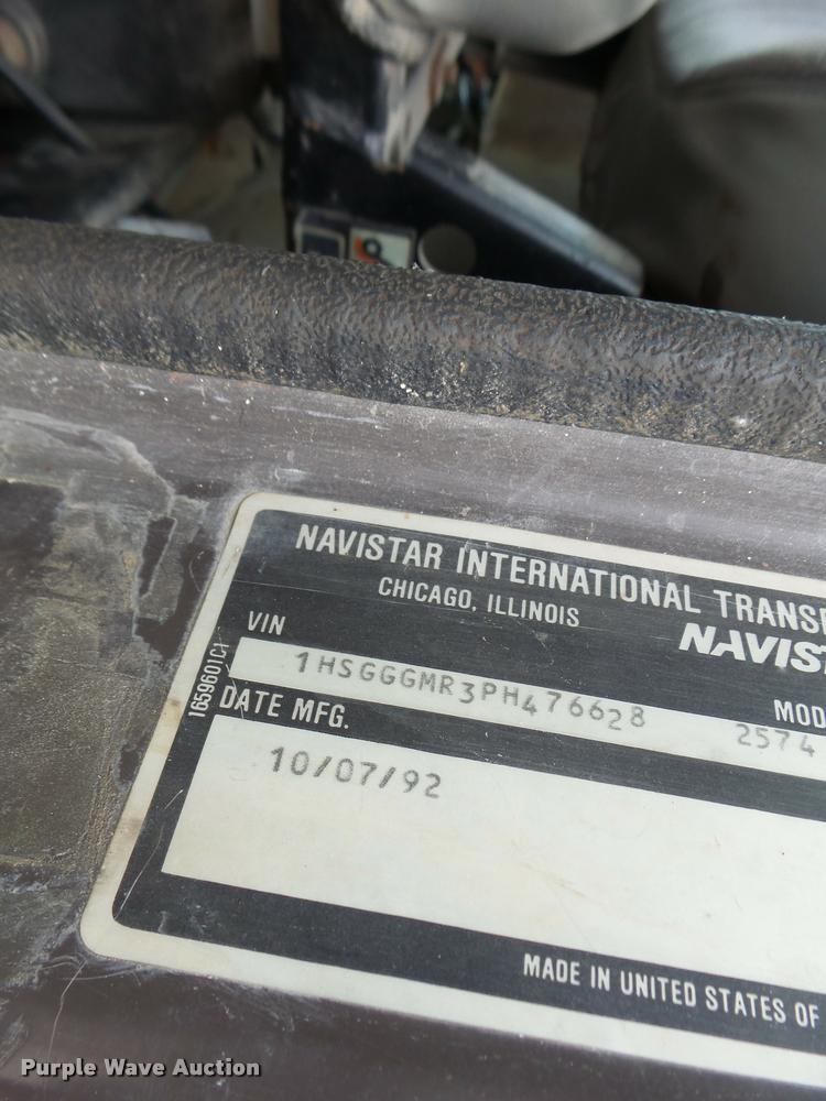 image for item DB1380 1993 International 2574 semi truck