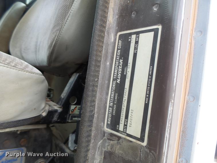 image for item DB1380 1993 International 2574 semi truck