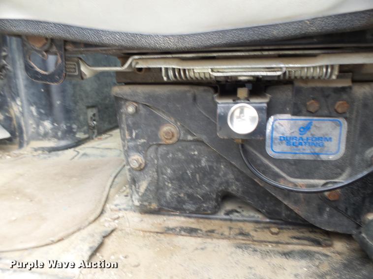 image for item DB1380 1993 International 2574 semi truck