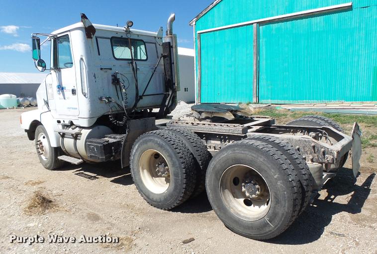 image for item DB5780 1998 Volvo WCA semi truck