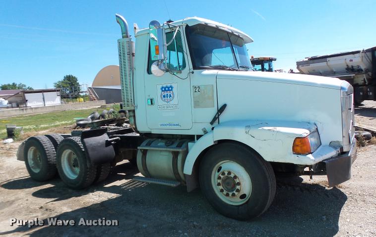 image for item DB5780 1998 Volvo WCA semi truck