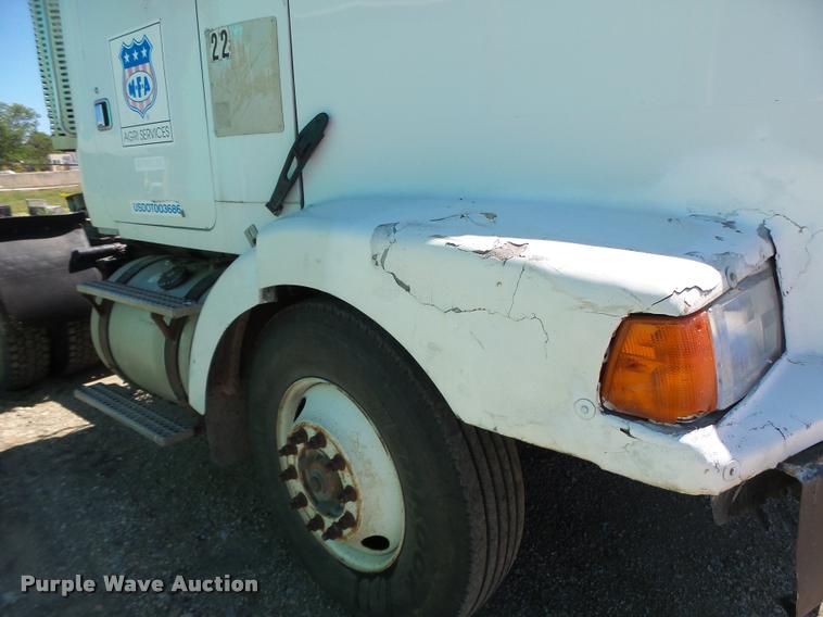 image for item DB5780 1998 Volvo WCA semi truck