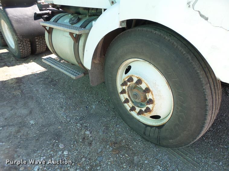 image for item DB5780 1998 Volvo WCA semi truck