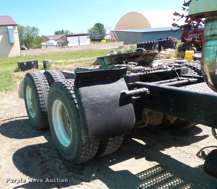 image for item DB5780 1998 Volvo WCA semi truck