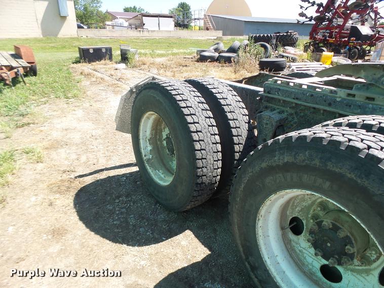 image for item DB5780 1998 Volvo WCA semi truck