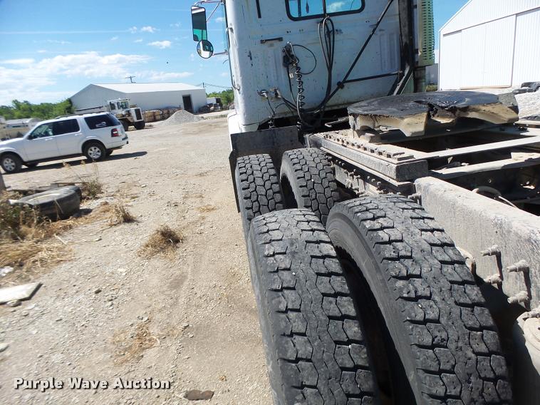 image for item DB5780 1998 Volvo WCA semi truck