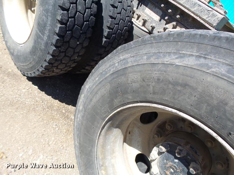 image for item DB5780 1998 Volvo WCA semi truck