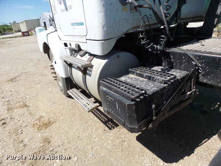 image for item DB5780 1998 Volvo WCA semi truck