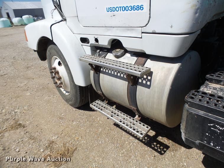 image for item DB5780 1998 Volvo WCA semi truck