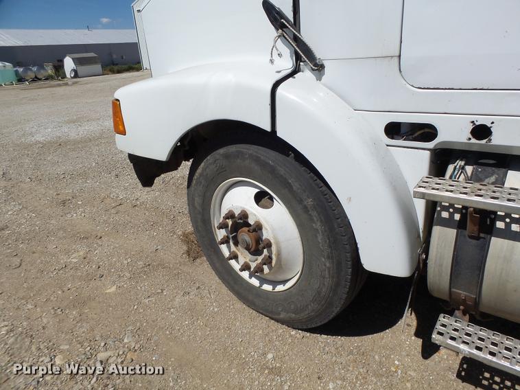 image for item DB5780 1998 Volvo WCA semi truck