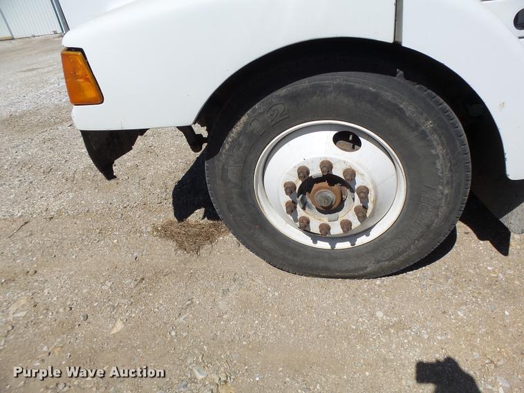 image for item DB5780 1998 Volvo WCA semi truck