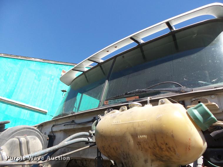 image for item DB5780 1998 Volvo WCA semi truck