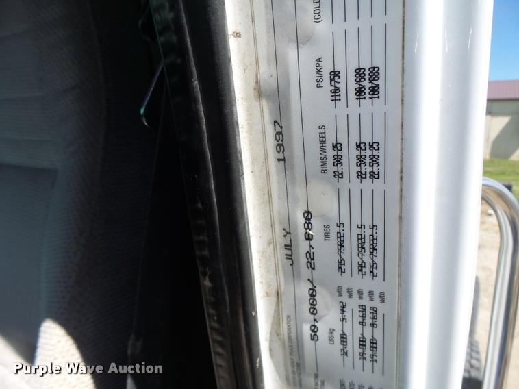 image for item DB5780 1998 Volvo WCA semi truck