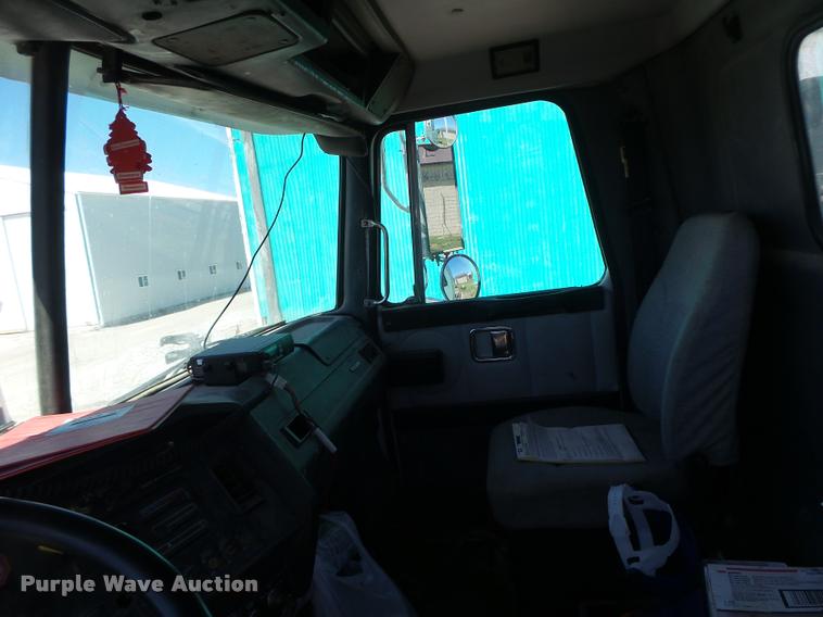 image for item DB5780 1998 Volvo WCA semi truck