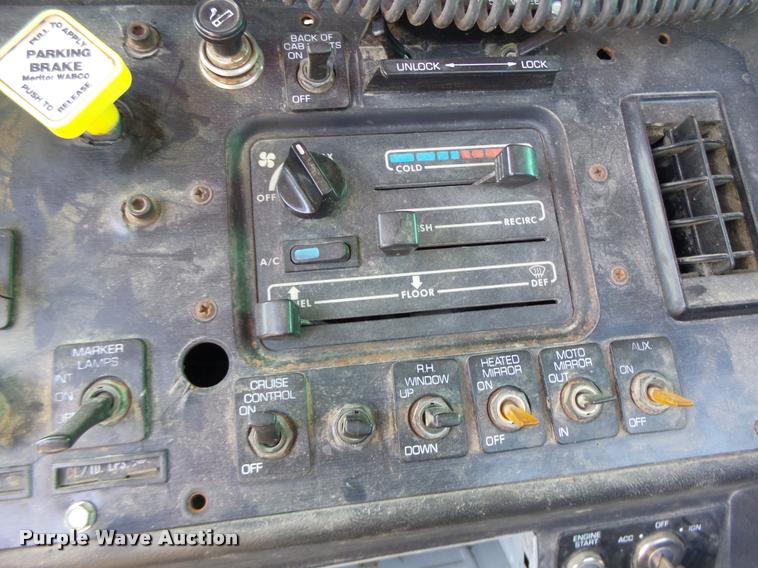 image for item DB5780 1998 Volvo WCA semi truck