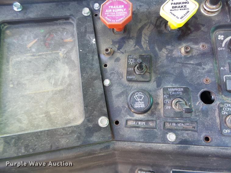 image for item DB5780 1998 Volvo WCA semi truck