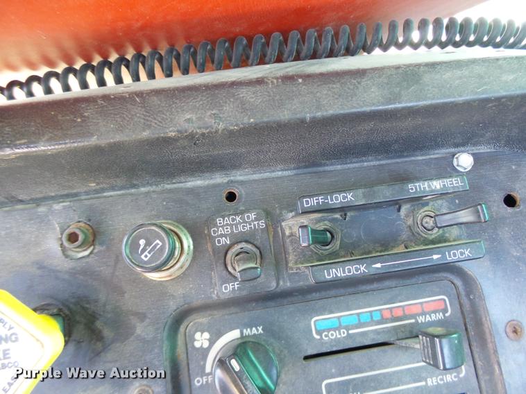 image for item DB5780 1998 Volvo WCA semi truck