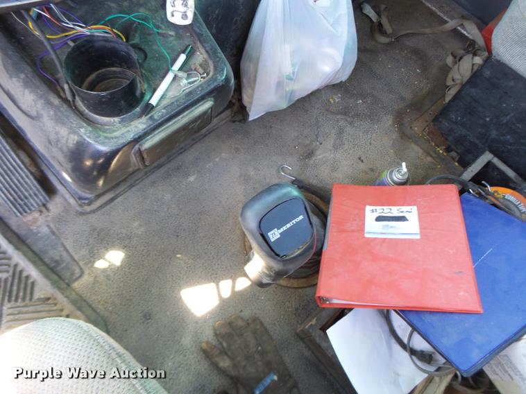 image for item DB5780 1998 Volvo WCA semi truck