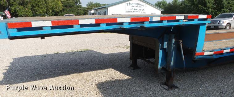 image for item DB7466 2002 Doonan 482DB14B drop deck trailer