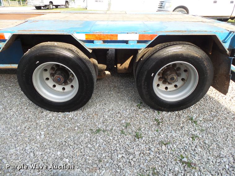 image for item DB7466 2002 Doonan 482DB14B drop deck trailer