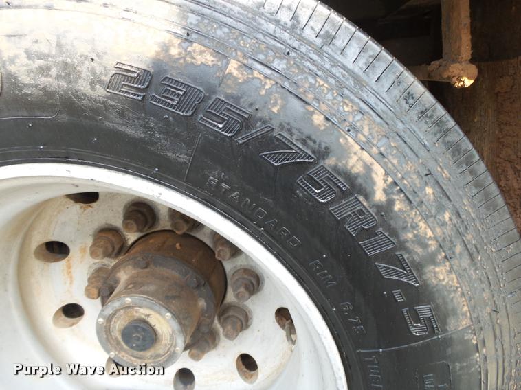 image for item DB7466 2002 Doonan 482DB14B drop deck trailer