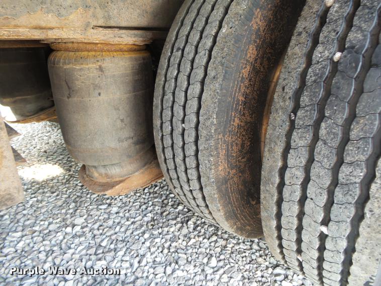 image for item DB7466 2002 Doonan 482DB14B drop deck trailer