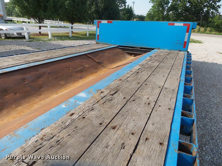 image for item DB7466 2002 Doonan 482DB14B drop deck trailer