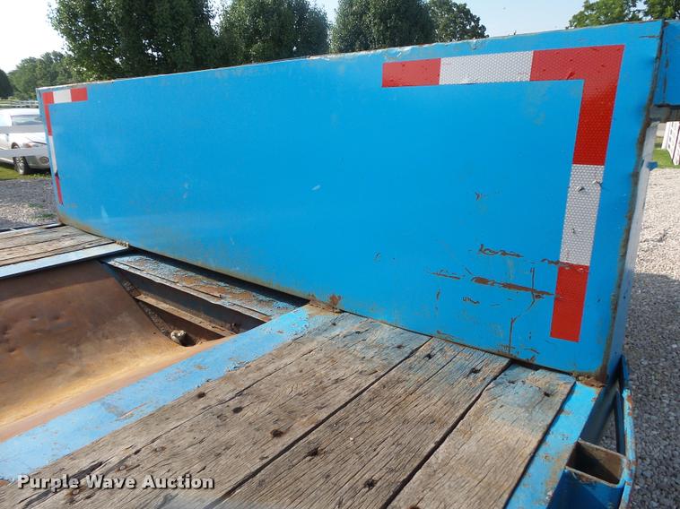 image for item DB7466 2002 Doonan 482DB14B drop deck trailer