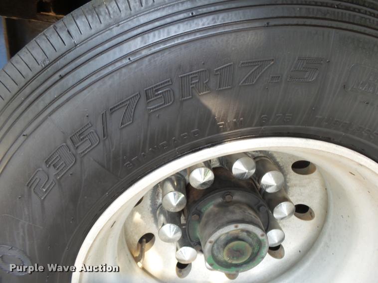 image for item DB7468 2004 Doonan drop deck trailer