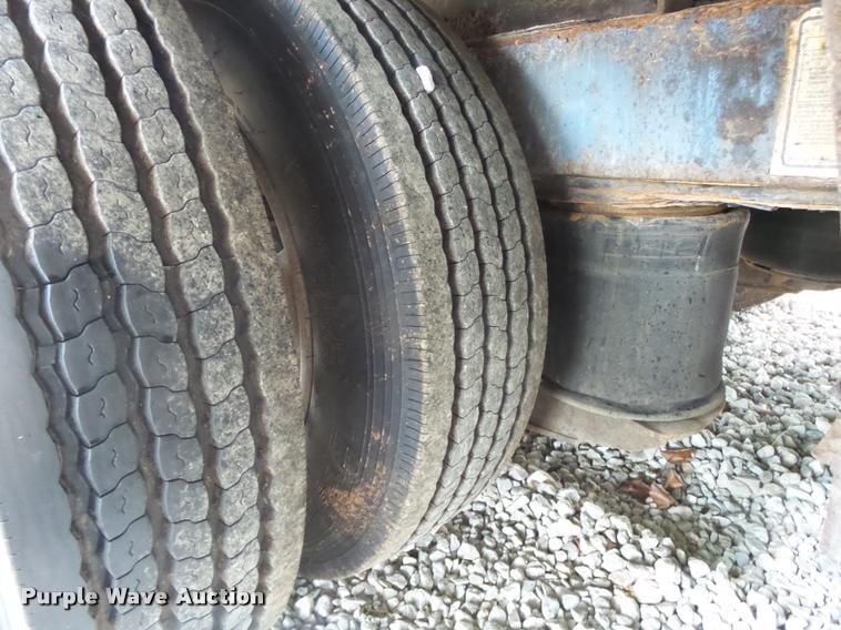 image for item DB7468 2004 Doonan drop deck trailer