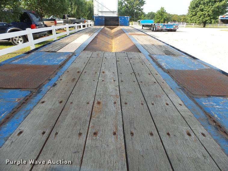 image for item DB7468 2004 Doonan drop deck trailer