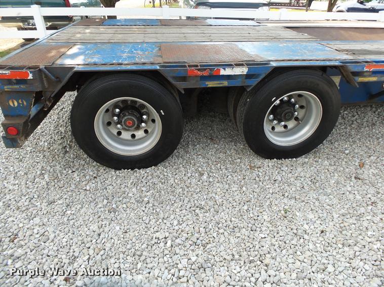 image for item DB7468 2004 Doonan drop deck trailer