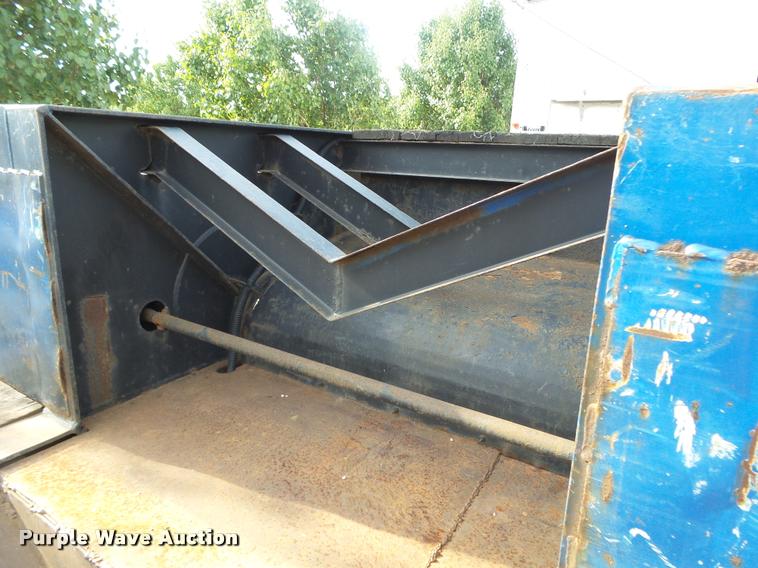 image for item DB7468 2004 Doonan drop deck trailer