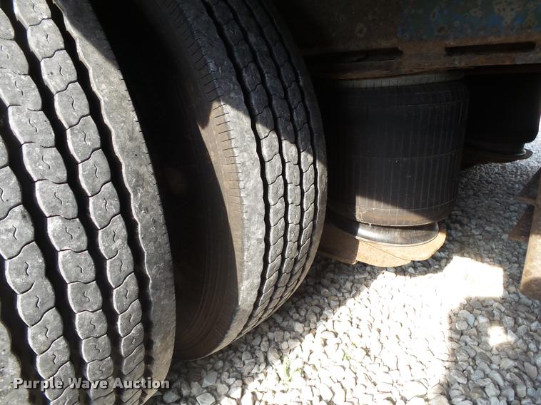 image for item DB7469 2002 Doonan drop deck trailer