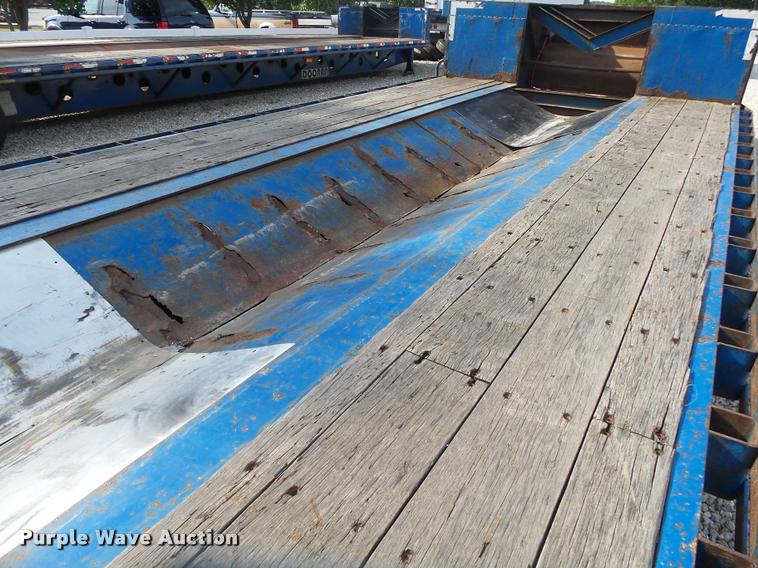 image for item DB7469 2002 Doonan drop deck trailer