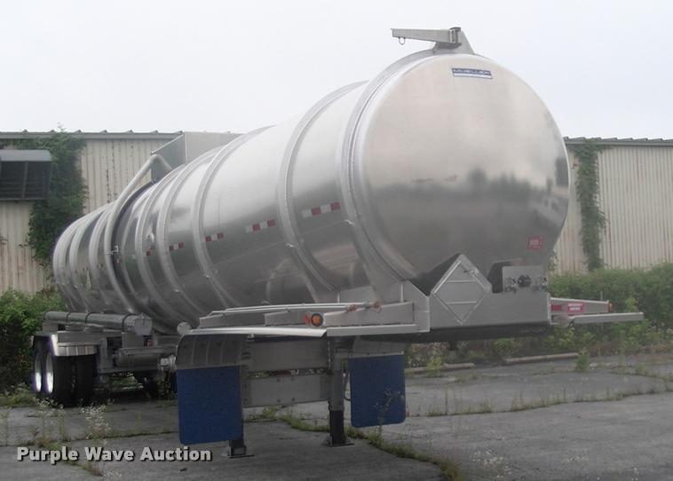 image for item DK9633 2015 Mueller 8400 tank trailer