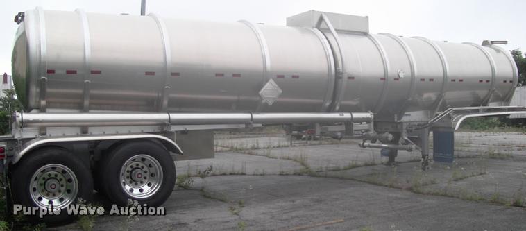 image for item DK9633 2015 Mueller 8400 tank trailer