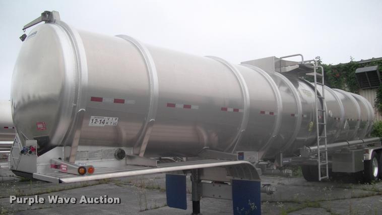 image for item DK9633 2015 Mueller 8400 tank trailer