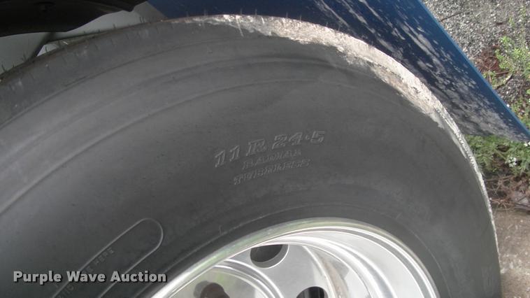 image for item DK9633 2015 Mueller 8400 tank trailer