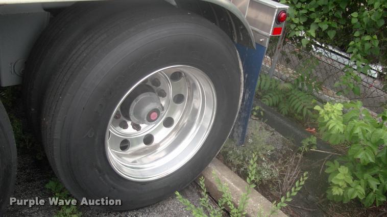 image for item DK9633 2015 Mueller 8400 tank trailer