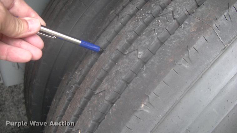 image for item DK9633 2015 Mueller 8400 tank trailer