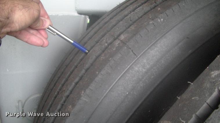 image for item DK9633 2015 Mueller 8400 tank trailer