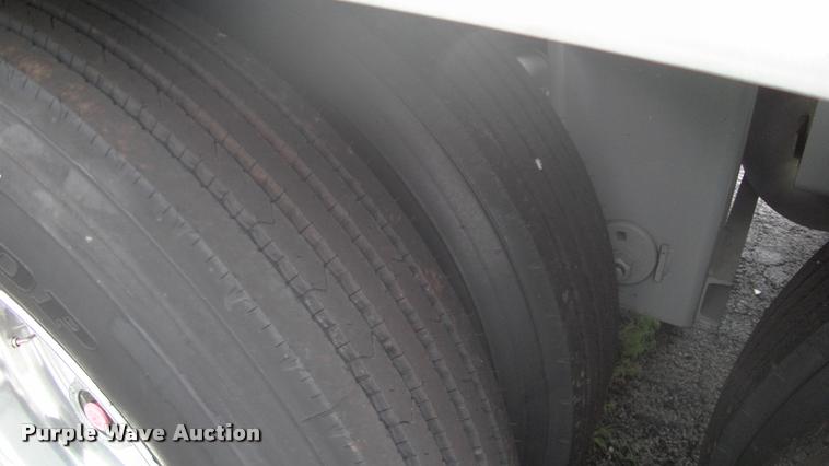 image for item DK9633 2015 Mueller 8400 tank trailer