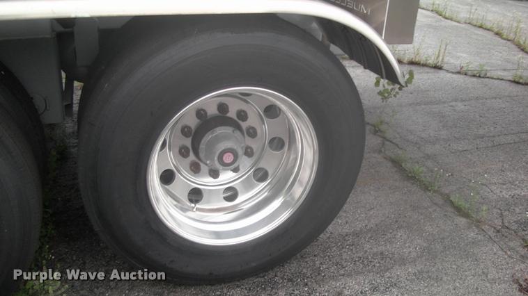 image for item DK9633 2015 Mueller 8400 tank trailer